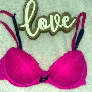GORGEOUS POUT BY VICTORIAS SECRET BRA SIZE 34B 💕